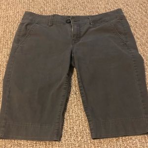 WOMEN’S AE FLAT FACED SHORTS